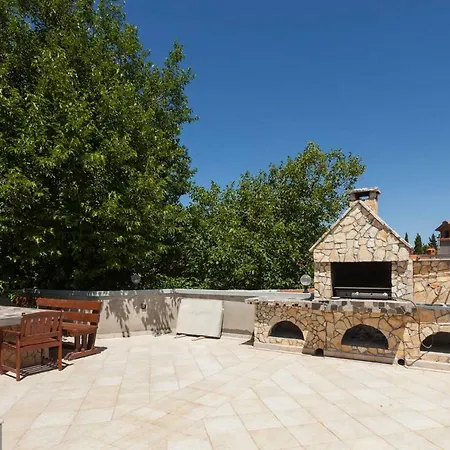 Antonella 3* Premantura