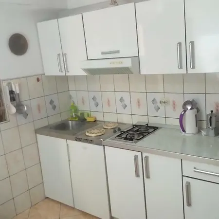 ゲストハウス Antonella プレマントゥーラ